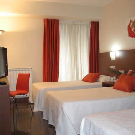 Hotel Txartel Lasarte Oria Exteriör bild