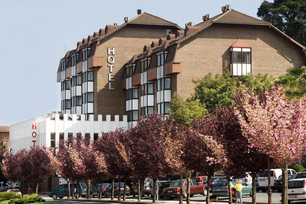 Hotel Txartel Lasarte Oria Exteriör bild