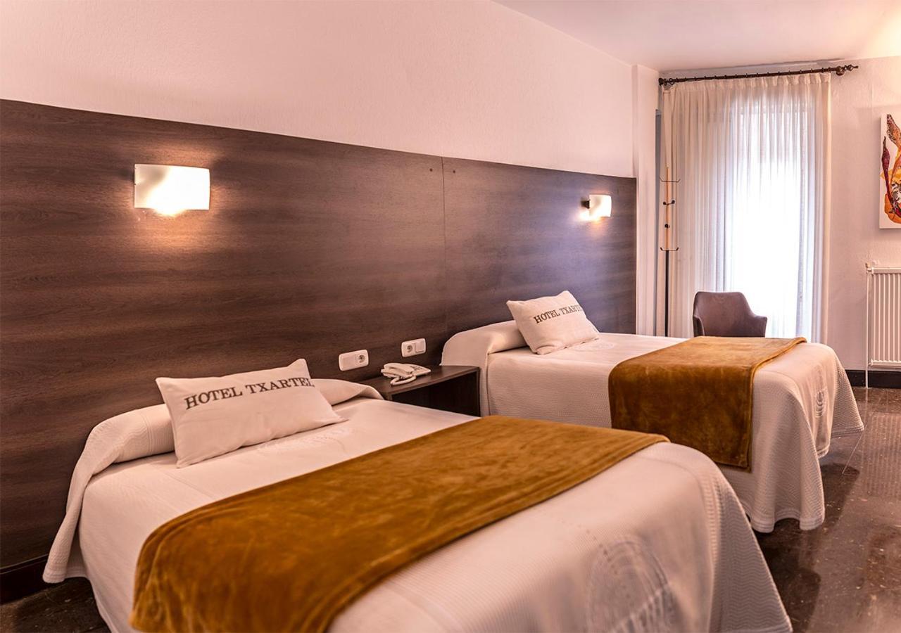 Hotel Txartel Lasarte Oria Exteriör bild